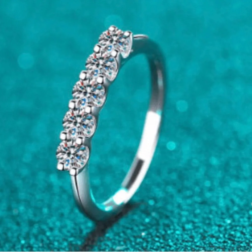 925 Sterling Silver Moissanite Geometric Dainty Band Ring